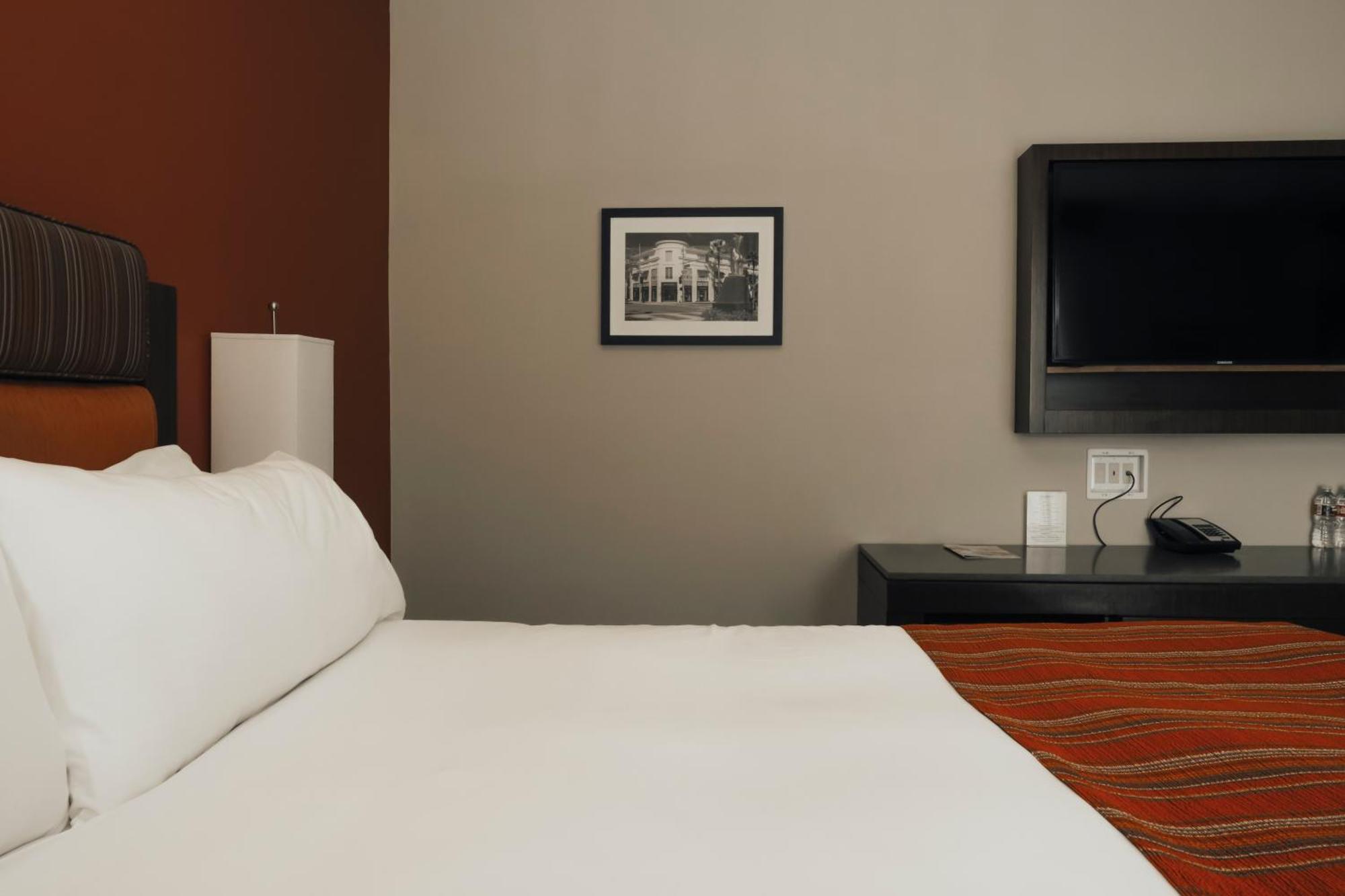 Hotel Sirtaj - Beverly Hills