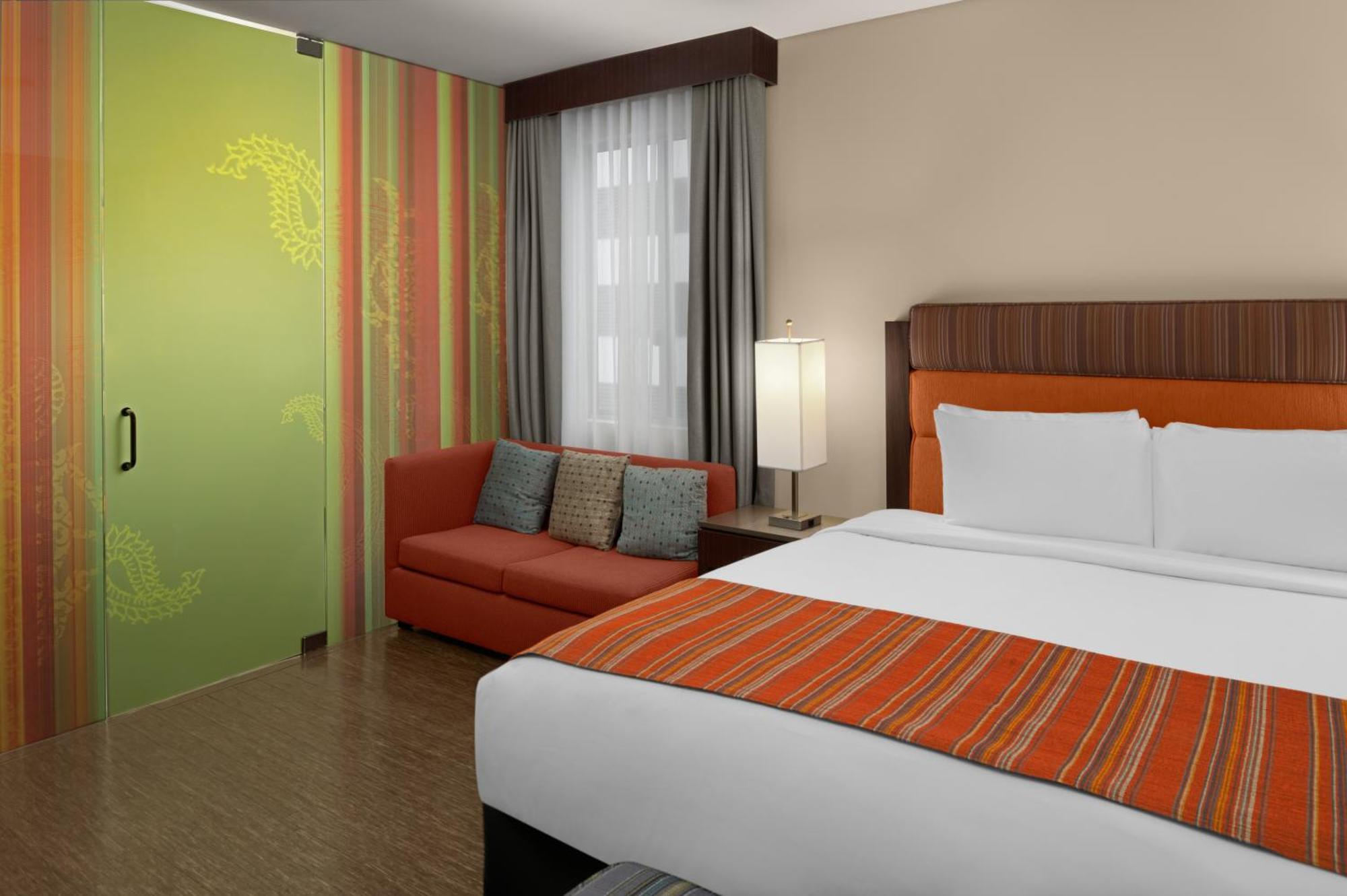 Sirtaj - Beverly Hills 4*